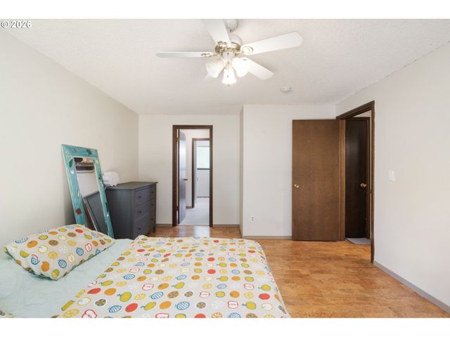 6930 Se 122ND Ave, Portland, OR 97236