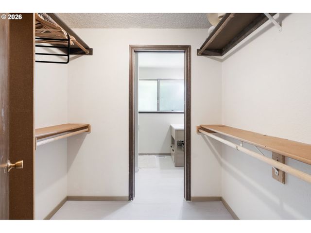 6930 Se 122ND Ave, Portland, OR 97236