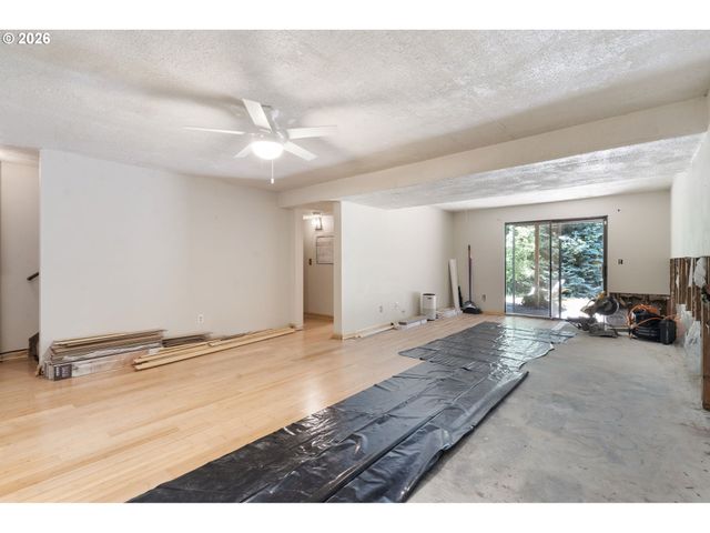 6930 Se 122ND Ave, Portland, OR 97236