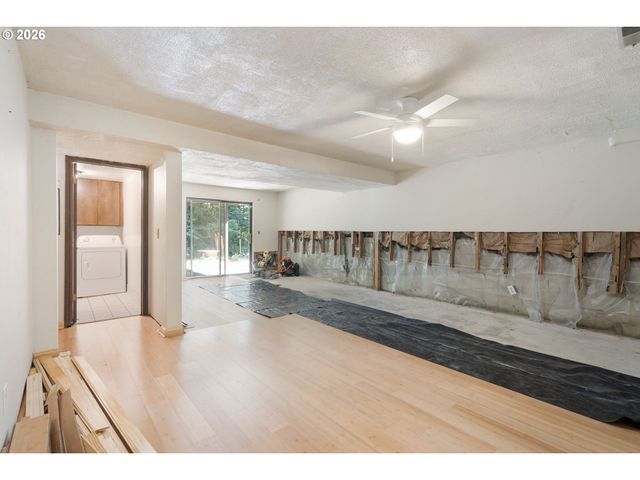 6930 Se 122ND Ave, Portland, OR 97236