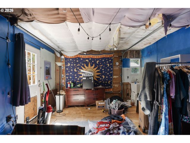 6930 Se 122ND Ave, Portland, OR 97236