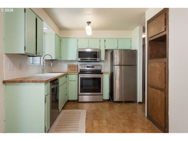 6930 Se 122ND Ave, Portland, OR 97236