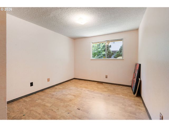 6930 Se 122ND Ave, Portland, OR 97236
