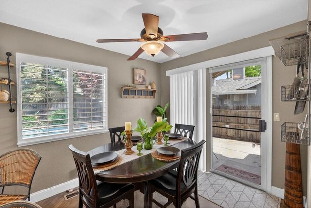 5937 LAGUNA VILLA Way, Elk Grove, CA 95758