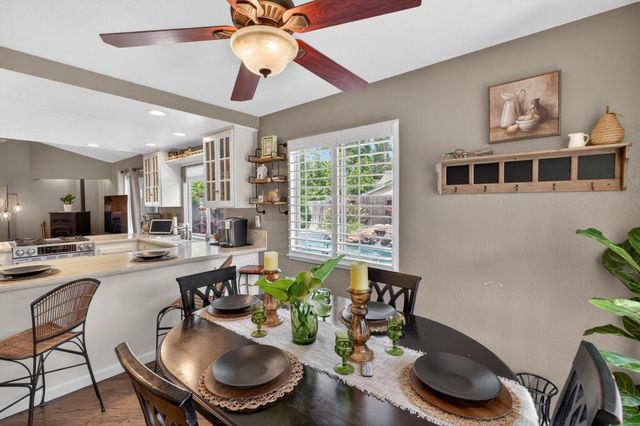 5937 LAGUNA VILLA Way, Elk Grove, CA 95758