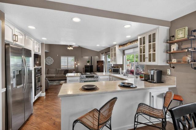 5937 LAGUNA VILLA Way, Elk Grove, CA 95758