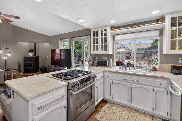 5937 LAGUNA VILLA Way, Elk Grove, CA 95758