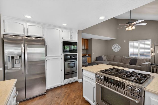 5937 LAGUNA VILLA Way, Elk Grove, CA 95758