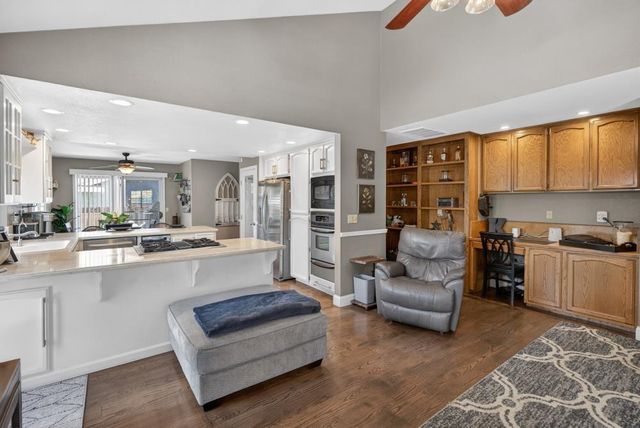 5937 LAGUNA VILLA Way, Elk Grove, CA 95758