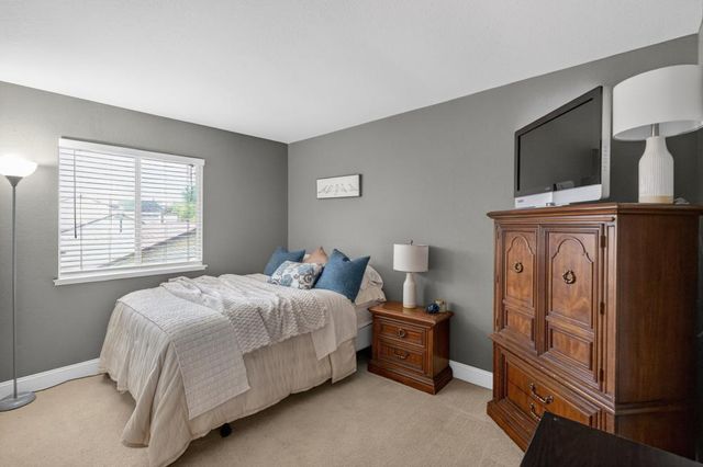 5937 LAGUNA VILLA Way, Elk Grove, CA 95758
