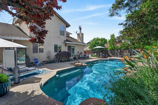 5937 LAGUNA VILLA Way, Elk Grove, CA 95758