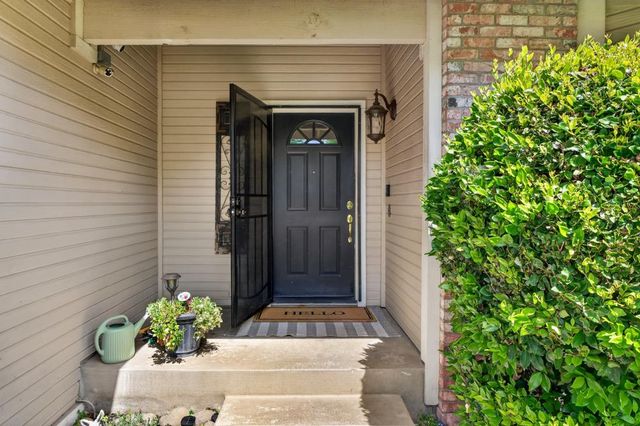 5937 LAGUNA VILLA Way, Elk Grove, CA 95758