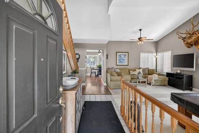 5937 LAGUNA VILLA Way, Elk Grove, CA 95758
