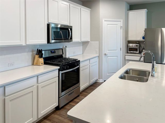 897 Lone Peak WAY, Dripping Springs, TX 78620