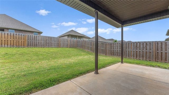 2401 Lock Lane, Pea Ridge, AR 72751