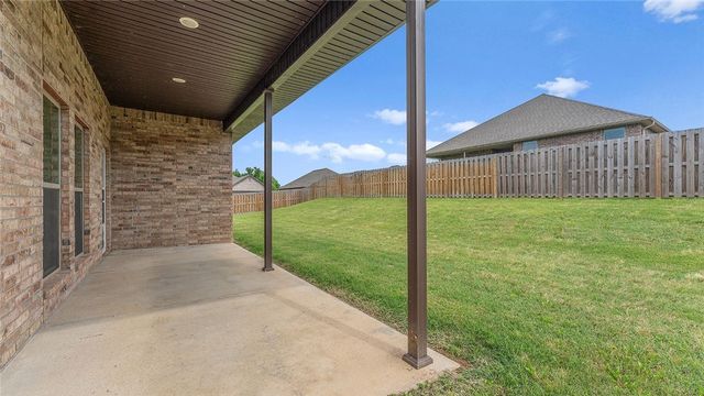 2401 Lock Lane, Pea Ridge, AR 72751