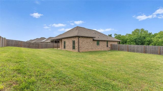 2401 Lock Lane, Pea Ridge, AR 72751