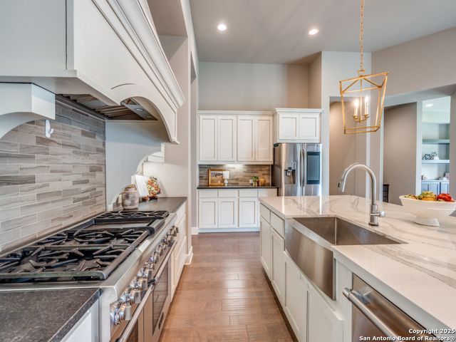 1410 Burgundy, New Braunfels, TX 78132