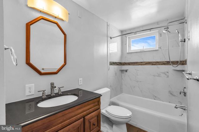 974 CAPSTAN DR, Forked River, NJ 08731
