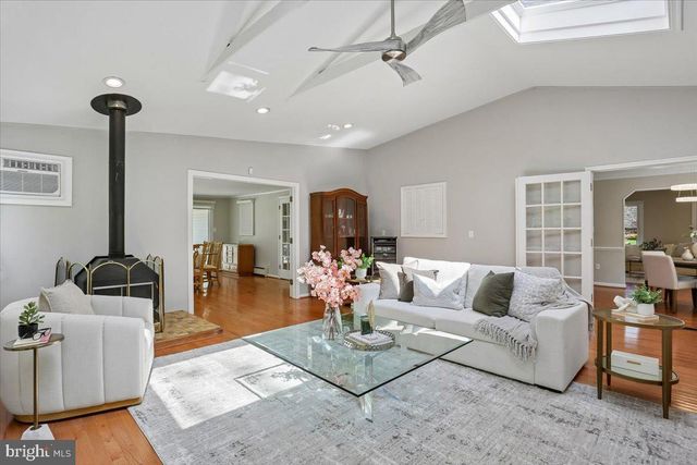 10240 COLEBROOK AVE, Potomac, MD 20854