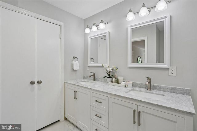 10240 COLEBROOK AVE, Potomac, MD 20854