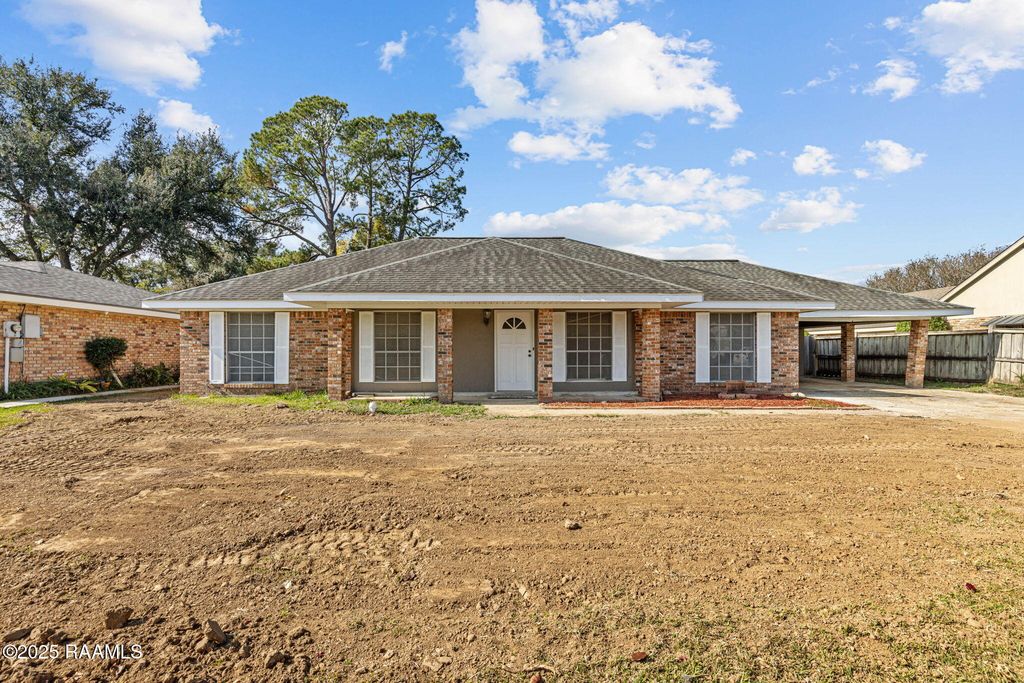 216 Orgeron Drive, Lafayette, LA 70506