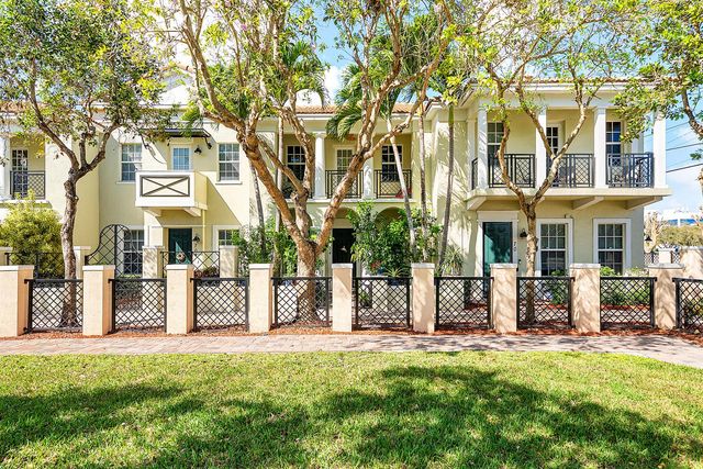 704 NW 83rd Place, Boca Raton, FL 33487