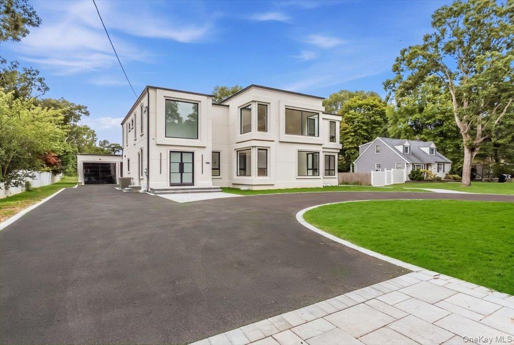 1080 Westminster Avenue, Dix Hills, NY 11746 — photo 2