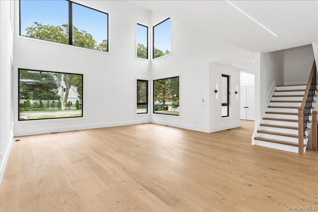1080 Westminster Avenue, Dix Hills, NY 11746 — photo 5