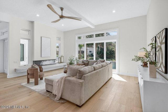 6 RIVIERA Place, Palm Coast, FL 32137