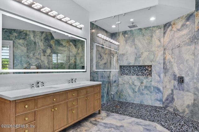 6 RIVIERA Place, Palm Coast, FL 32137