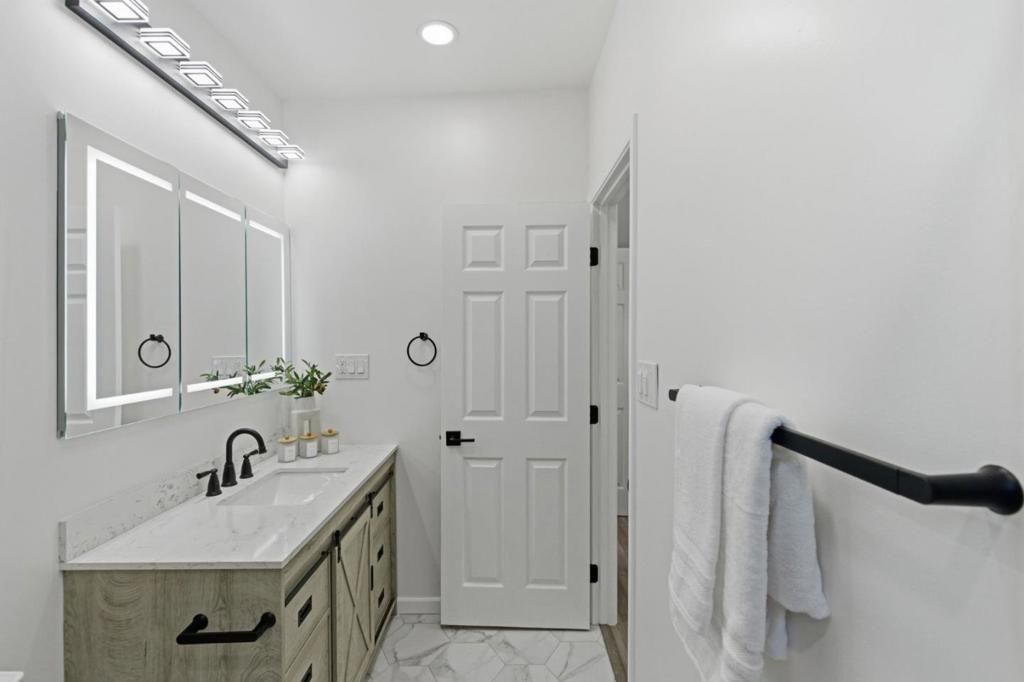 Image 18 of property listing at 409 S Idaho Street, San Mateo, CA 94402