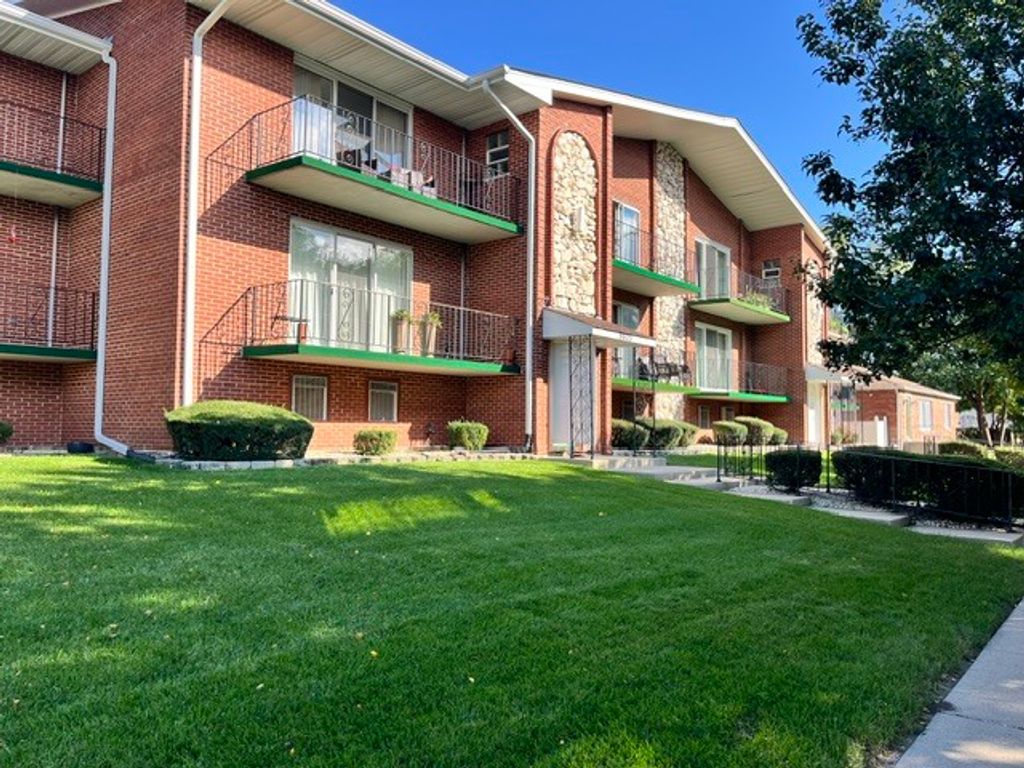 9605 S Komensky Avenue 202, Oak Lawn, IL 60453 — photo 2