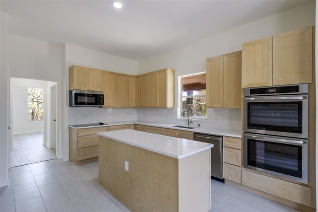 2916 Forestwood Drive, Arlington, TX 76006