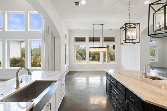 8609 Bellancia DR, Austin, TX 78738