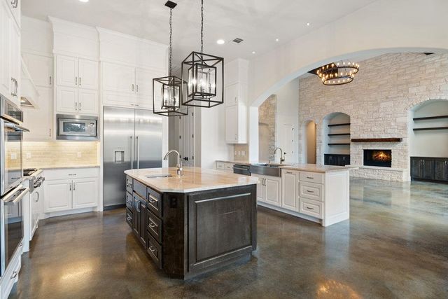 8609 Bellancia DR, Austin, TX 78738