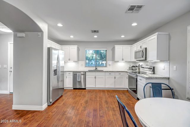 2477 E VERMONT Drive, Gilbert, AZ 85295