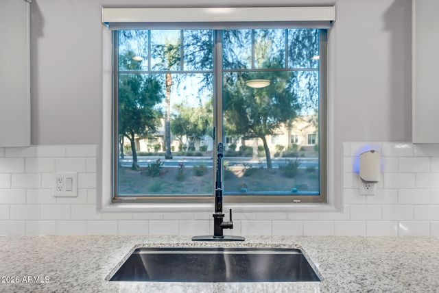 2477 E VERMONT Drive, Gilbert, AZ 85295