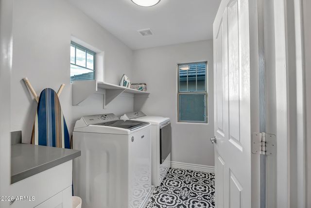 2477 E VERMONT Drive, Gilbert, AZ 85295