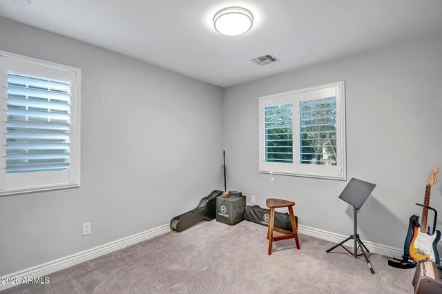 2477 E VERMONT Drive, Gilbert, AZ 85295