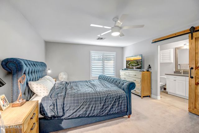 2477 E VERMONT Drive, Gilbert, AZ 85295