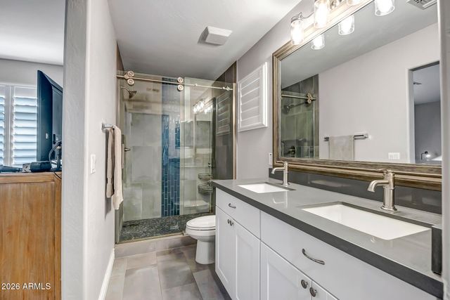 2477 E VERMONT Drive, Gilbert, AZ 85295