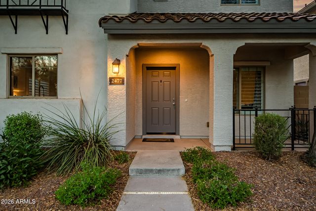2477 E VERMONT Drive, Gilbert, AZ 85295