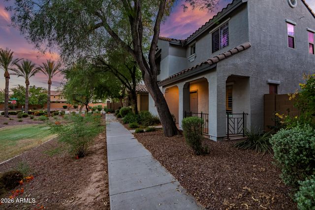 2477 E VERMONT Drive, Gilbert, AZ 85295