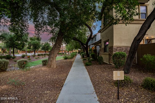 2477 E VERMONT Drive, Gilbert, AZ 85295