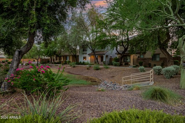 2477 E VERMONT Drive, Gilbert, AZ 85295