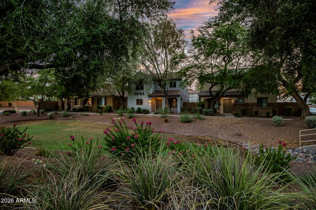 2477 E VERMONT Drive, Gilbert, AZ 85295
