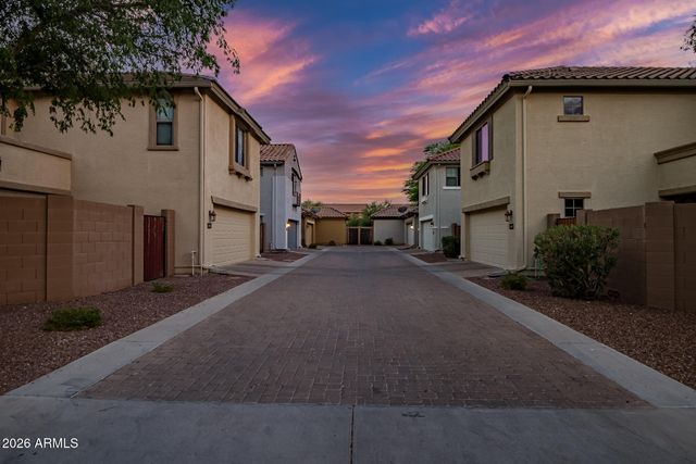 2477 E VERMONT Drive, Gilbert, AZ 85295