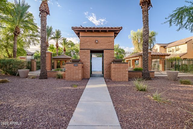 2477 E VERMONT Drive, Gilbert, AZ 85295