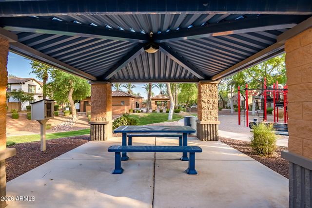 2477 E VERMONT Drive, Gilbert, AZ 85295